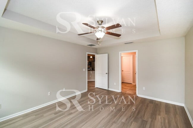 Building Photo - Carve Out a Great Life Here!