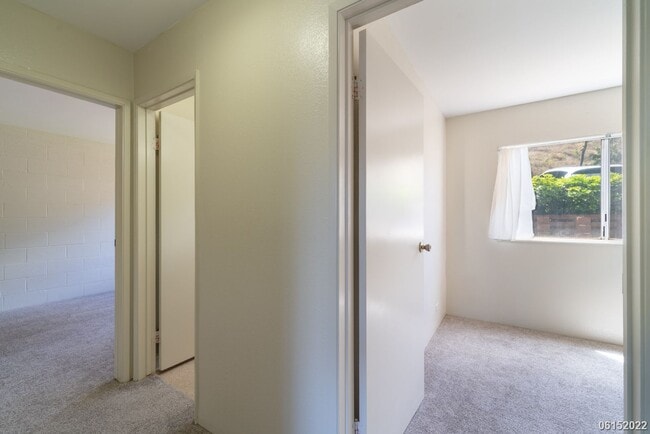 Building Photo - 2br/1ba/1pkg Apartment in Makakilo - Water...