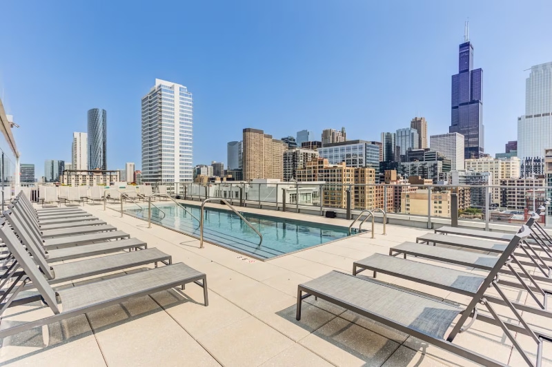 Building Photo - 413 S Halsted St