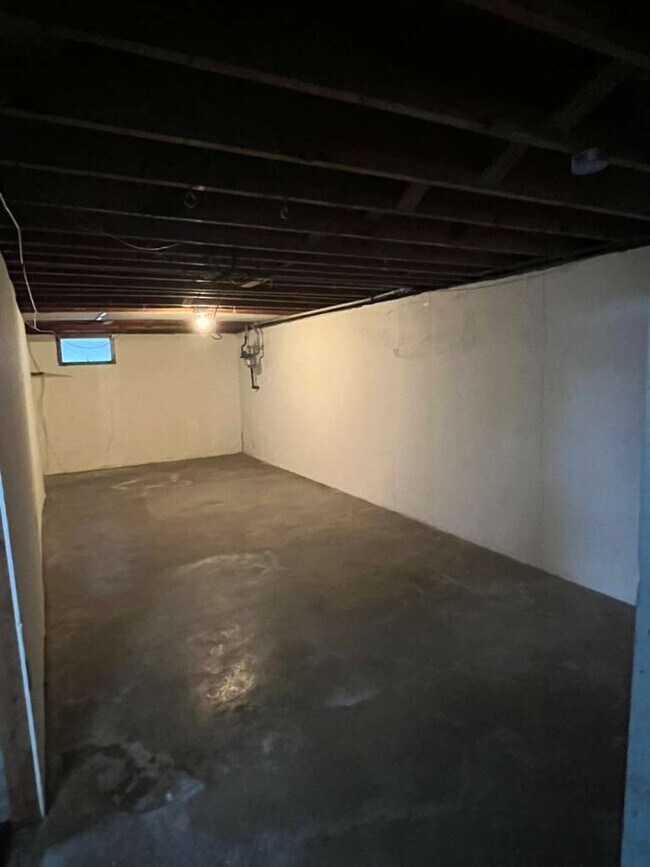 Building Photo - 9813 Lullaby Ln