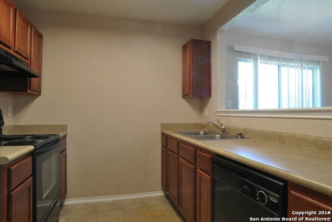Building Photo - 10015 Bermuda Palm