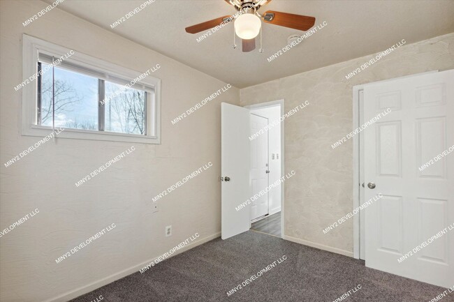 Building Photo - Charming 3-bedroom home on Lauren Ave. in ...