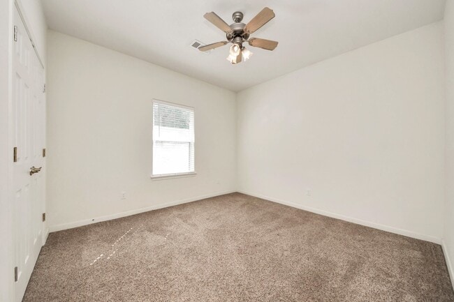 Building Photo - 228 Greenleaf St