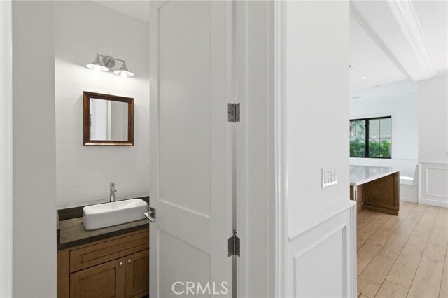 Building Photo - 1405 Oak Ave