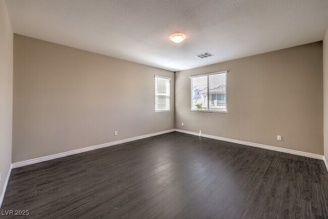 Building Photo - 10783 Searchers Ave