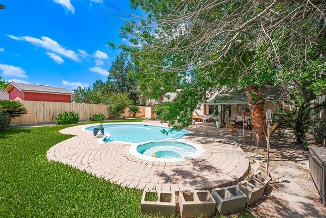 Building Photo - 8018 Zimmermann Dr