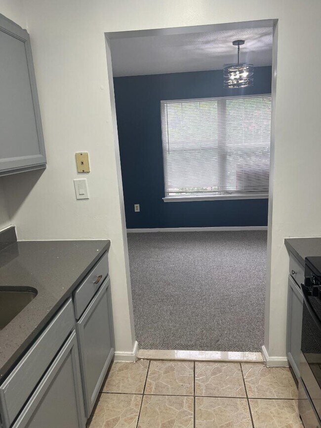 Building Photo - 157 W Market St