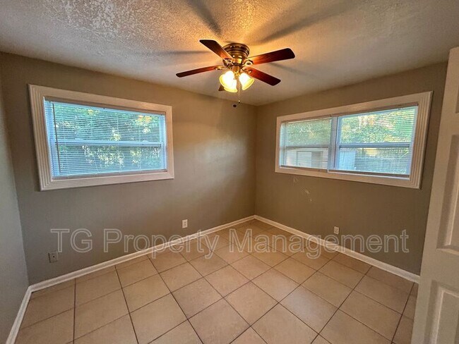 Building Photo - 6724 Cherbourg Ave S