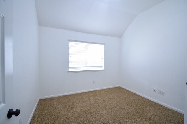 Building Photo - 34 S Rambling Ridge Pl