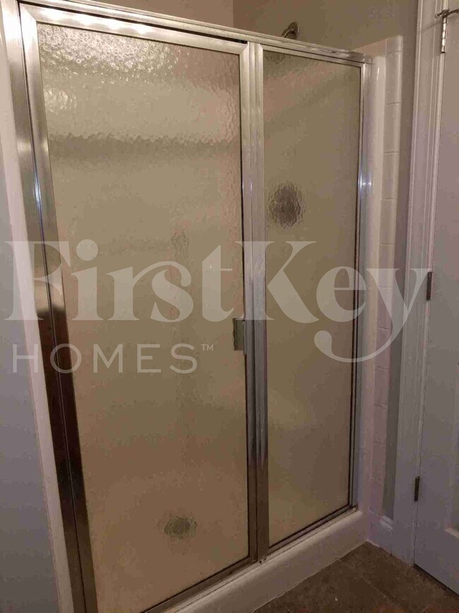 Building Photo - 1911 Chestnut Oak Ln