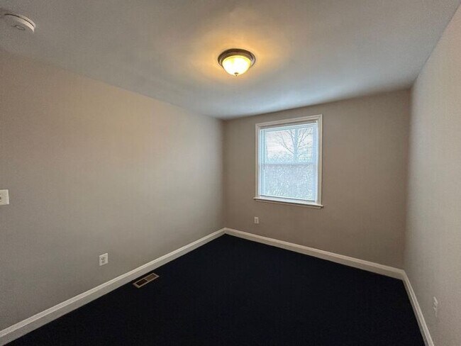 Building Photo - 3 Bedroom County Home - Opportunity Area
