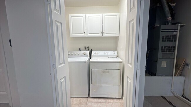 Building Photo - Single Story Rosamond home