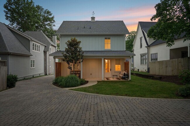 Building Photo - 1226 Adams St