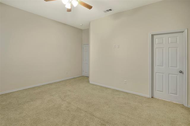 Building Photo - 9205 Regal Oaks Dr