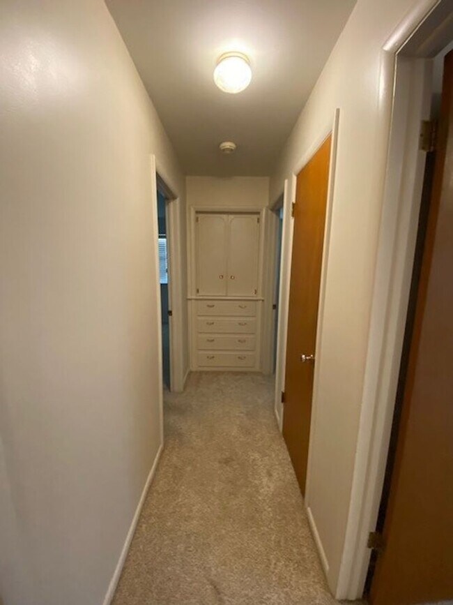 Building Photo - LARGE | 3 Bed | 2 Bath | Midtown Tulsa