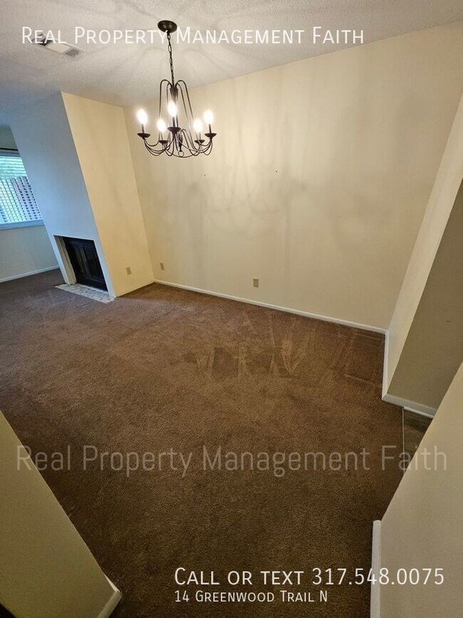 Building Photo - 14 Greenwood Trail N Dr