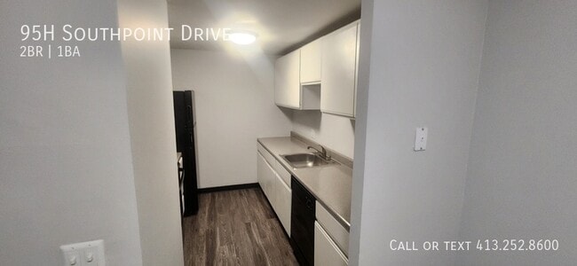 Building Photo - 95 Southpoint Dr