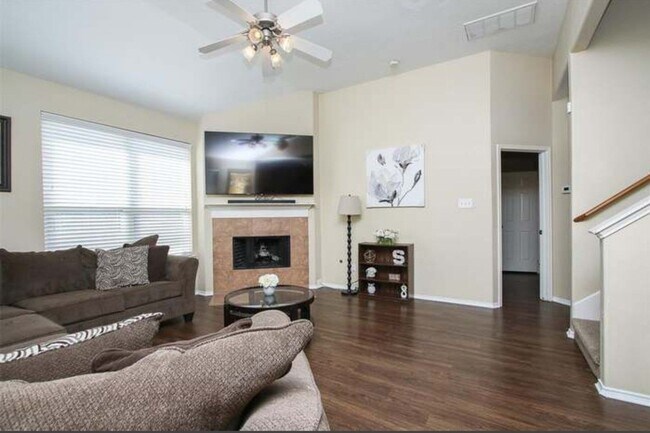 Building Photo - 1506 Lochstone Dr