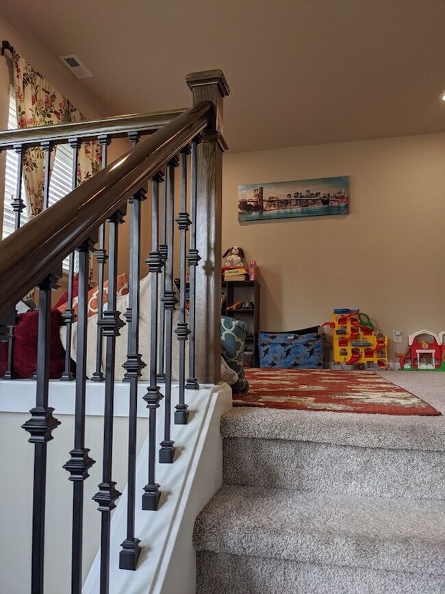 Building Photo - North Creek 4 Bedroom Home