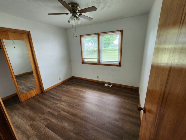 Building Photo - 7146 Tamarack Rd
