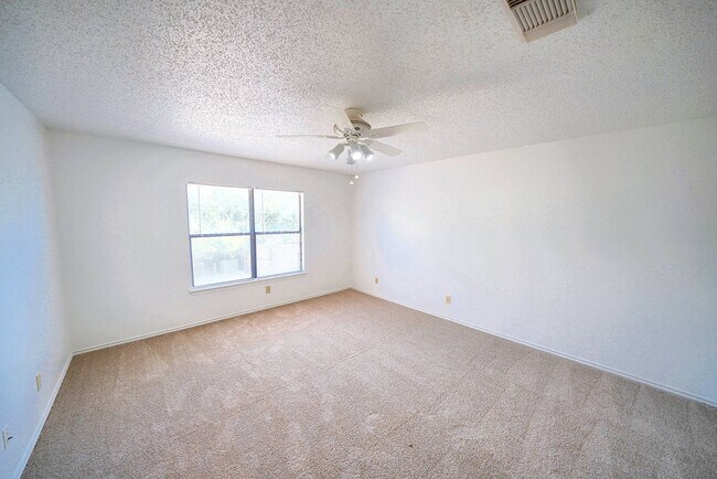 Building Photo - Move-in Ready Home Available in Converse -...