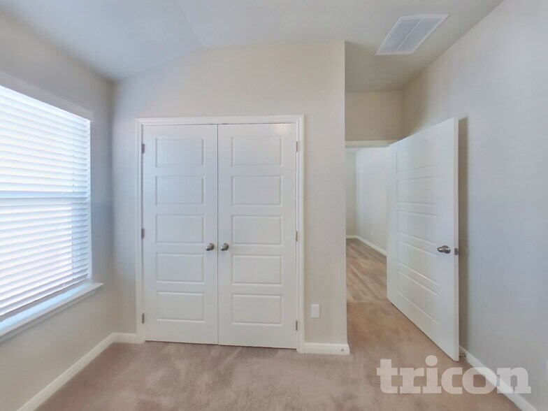 Building Photo - 5503 Shasta Pl