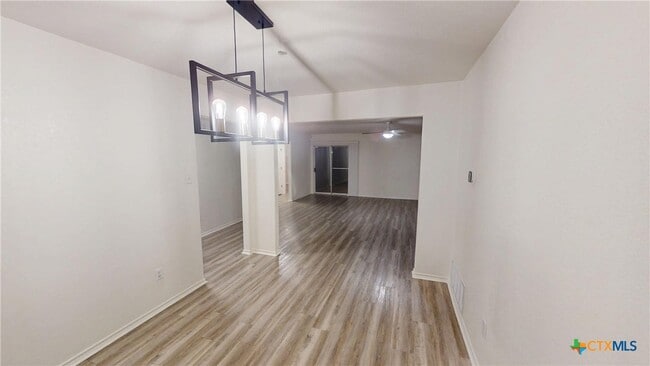 Building Photo - 212 Sims Ridge Dr