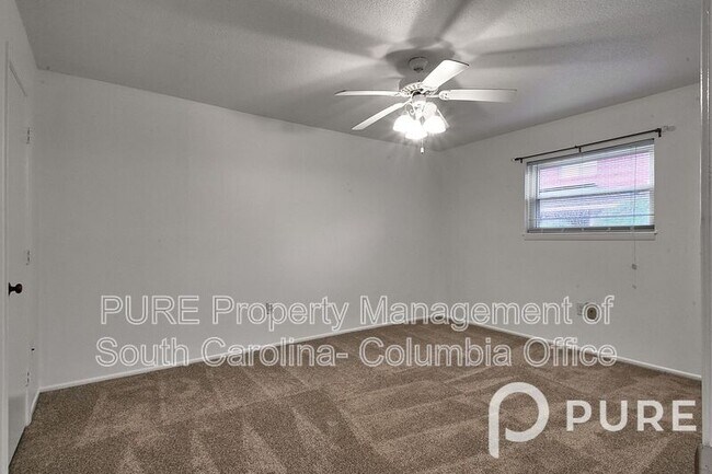 Building Photo - 601 Riverhill Cir