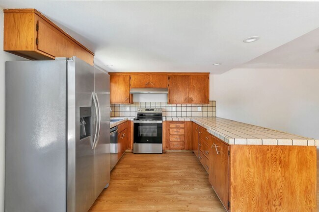 Building Photo - Move-In Ready Cambrian Gem – New Appliance...