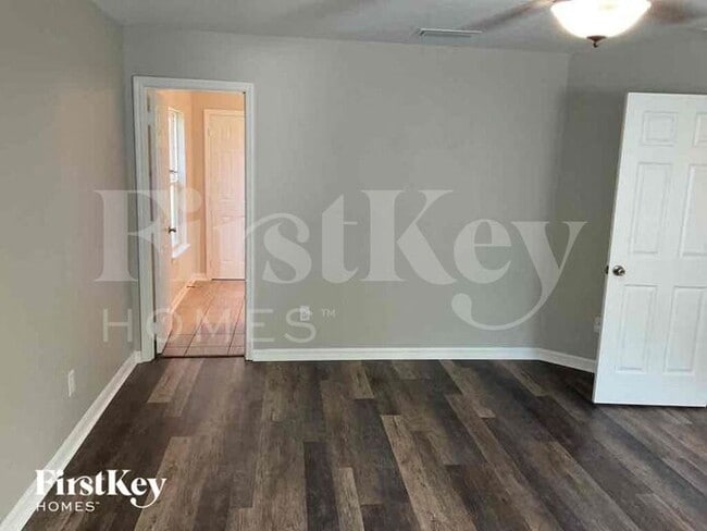 Building Photo - 121 Alexandria Cir