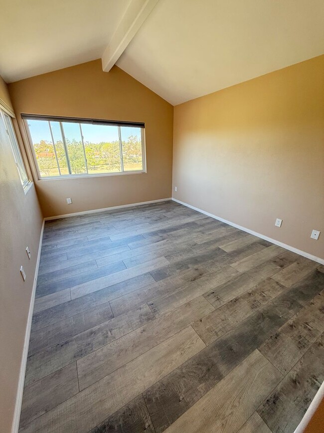 Building Photo - 3 Bed/3 Bath Home in Shadow Ridge Vista!