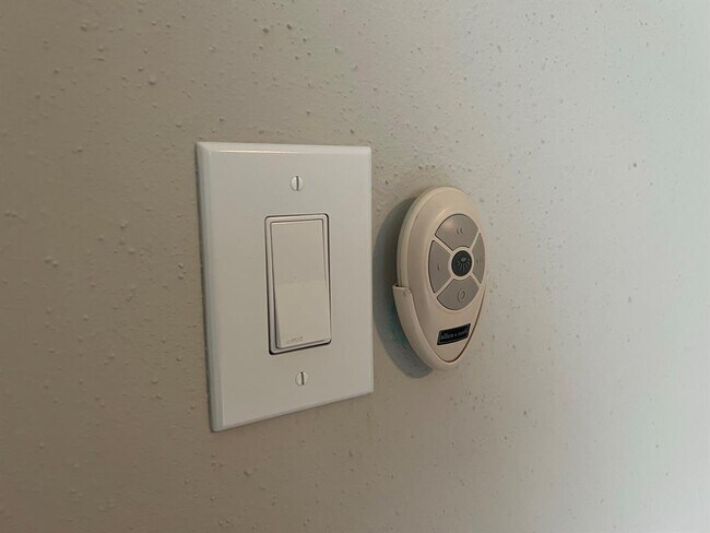 Building Photo - 5550 N Braeswood Blvd