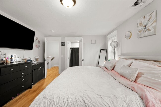 Building Photo - 8 Patrick St