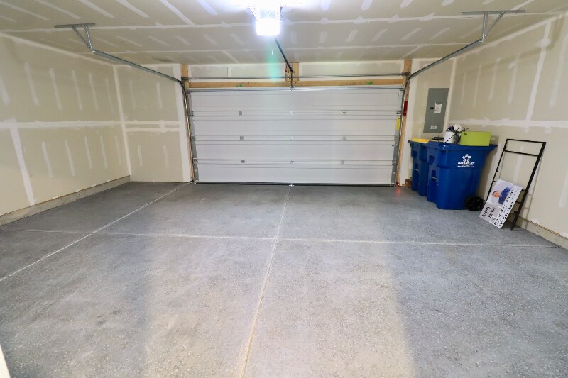 Building Photo - 9316 Benton Dr