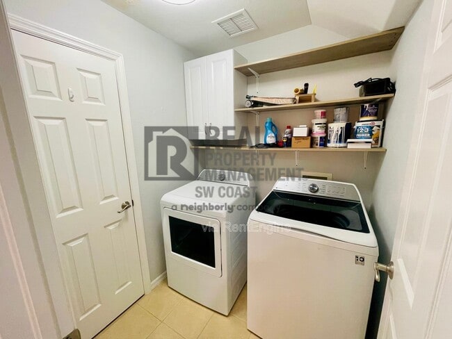 Building Photo - 9135 Astonia Way