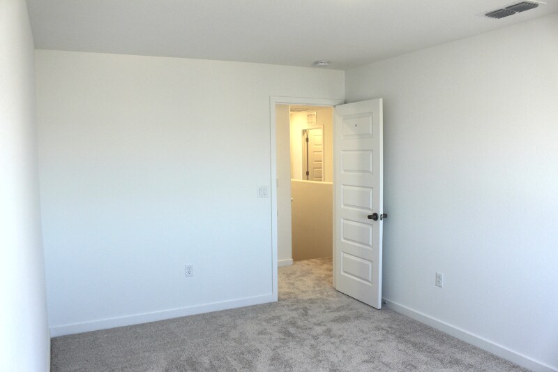 Building Photo - 12663 Snowy Owl Wy