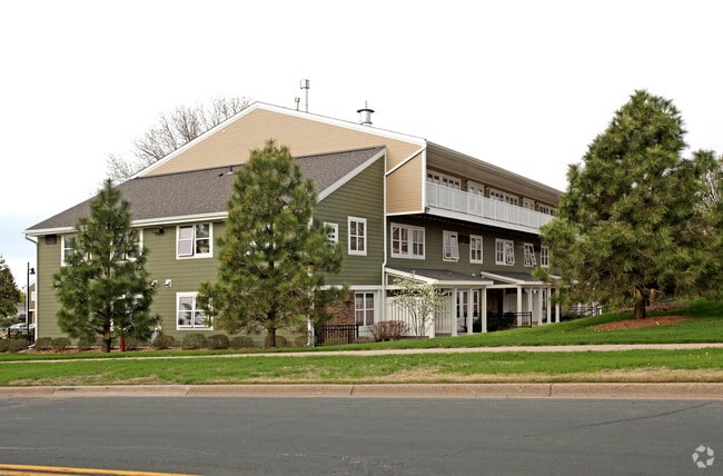 Building Photo - Chancellor Manor