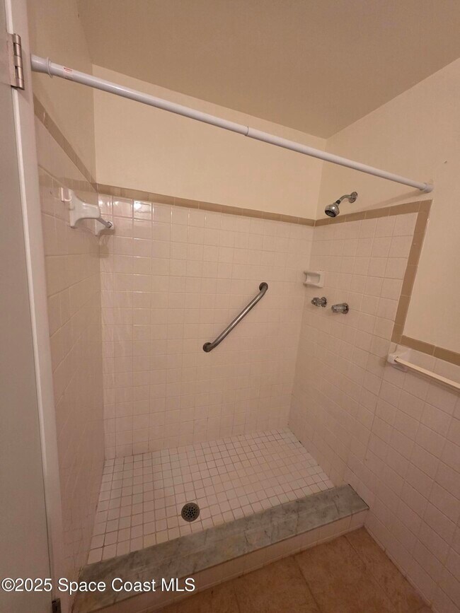 Building Photo - 2615 St Michel Ave