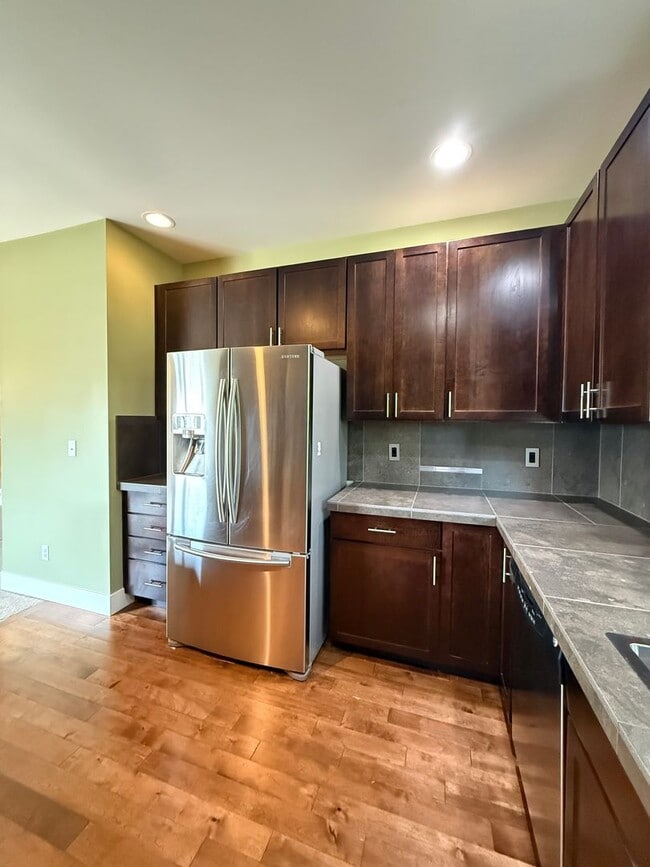 Building Photo - Stylish & Updated Home – 3BR/2.5BA, AC, Ne...