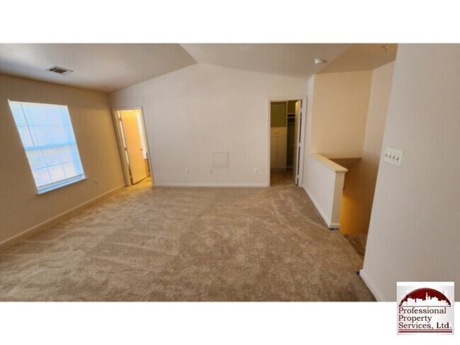 Building Photo - Beautiful 3 Level Townhouse In The Heart Of Frederick!