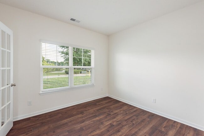 Building Photo - 118 Greystone Way