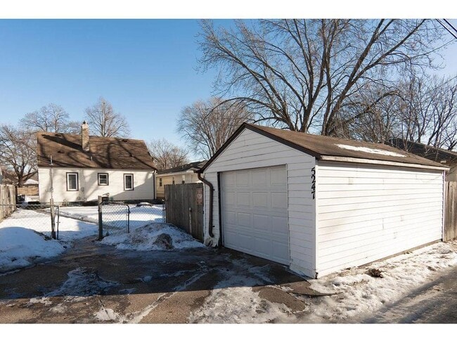 Building Photo - 5247 Dupont Ave N