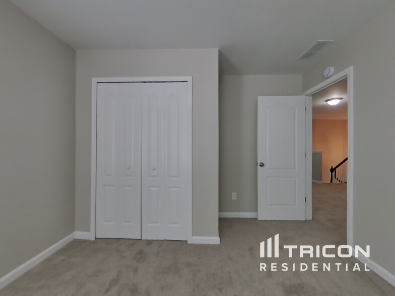 Building Photo - 3751 Lanier Dr