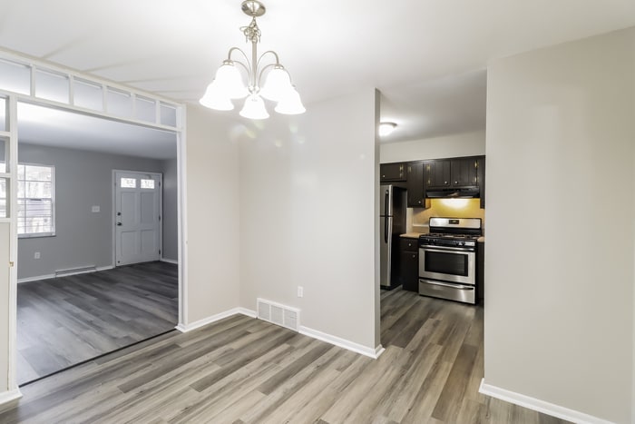 Building Photo - 1061 Albany Terrace