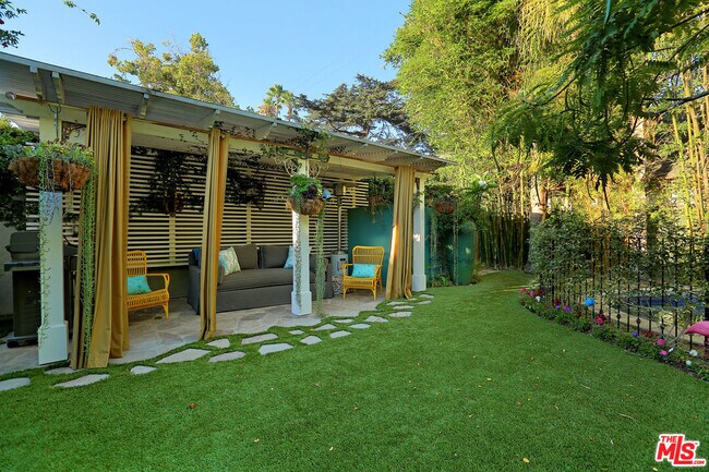 Building Photo - 4352 Talofa Ave