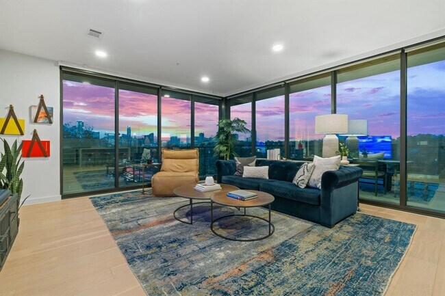 Building Photo - 1600 S 1st St