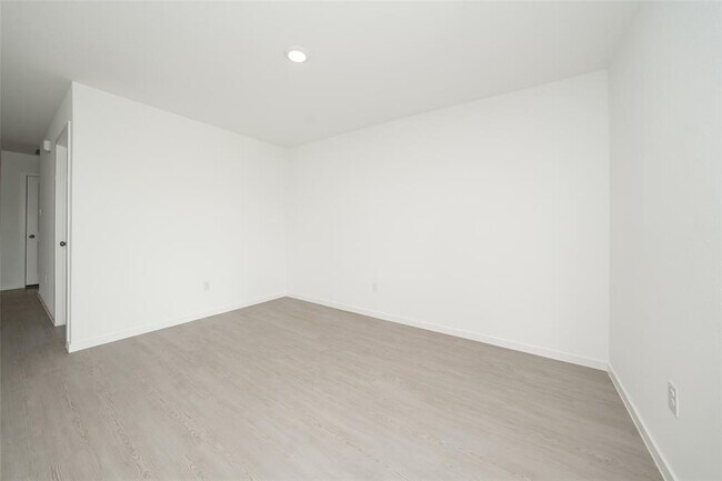 Building Photo - 6602 Tricolor Beech Ln