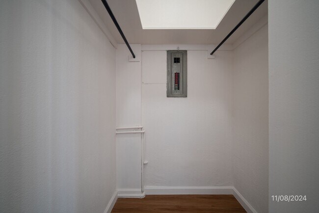 Building Photo - $2,100 / 1 Bed / 1 Bath / 410ft² – BOUTIQUE TERRAZZA