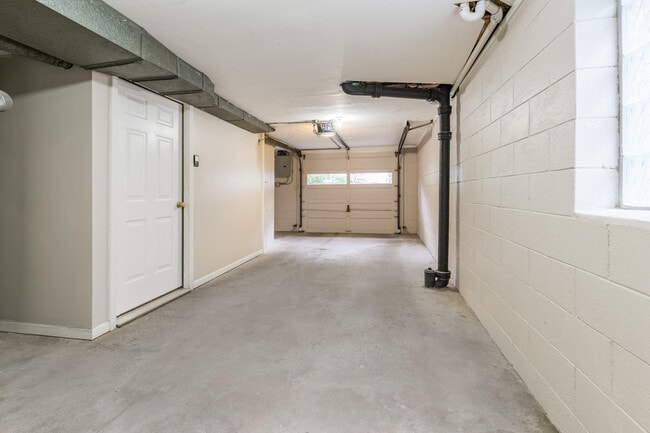 Building Photo - 242-242 Southlawn Ave