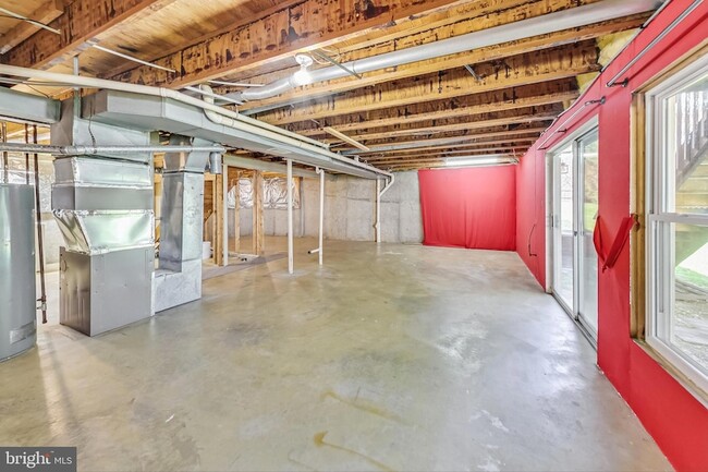 Building Photo - 6104 Cool Spring Terrace S